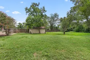 709 Burleson St, Brenham, TX 77833 - Photo 17