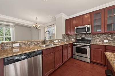 888 Fisher Street, Houston, TX 77018 - Photo 9