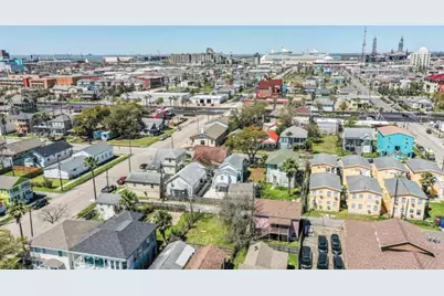 2718 Avenue L, Galveston, TX 77550 - Photo 5