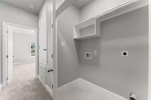 8157 Crestview Dr, Houston, TX 77028 - Photo 9