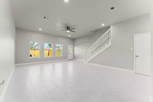 8157 Crestview Dr, Houston, TX 77028 - Photo 3