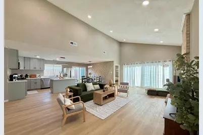 6310 Briar Terrace Drive, Houston, TX 77072 - Photo 3