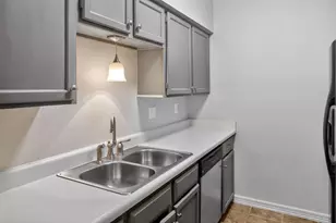 562 Wilcrest Dr, Houston, TX 77042 - Photo 9