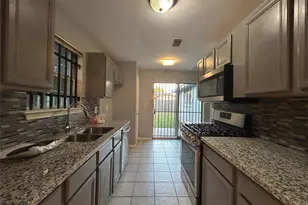 12811 Roandale Dr, Houston, TX 77048 - Photo 9