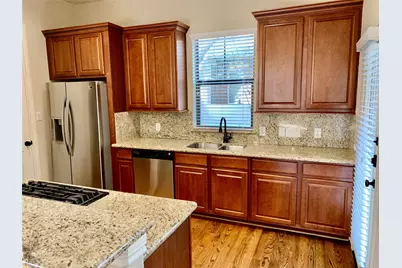 119 W 10th Street, Houston, TX 77008 - Photo 3