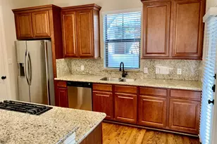 119 W 10th St, Houston, TX 77008 - Photo 3