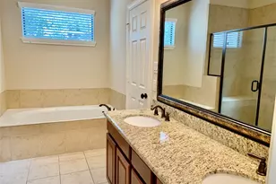 119 W 10th St, Houston, TX 77008 - Photo 9