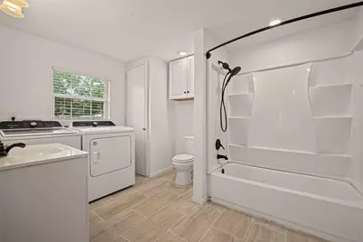 1511 W Dumble Street, Alvin, TX 77511 - Photo 25