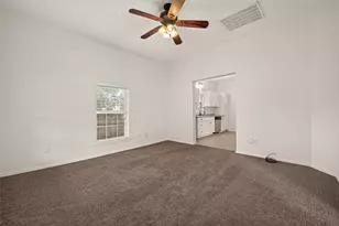 1511 W Dumble St, Alvin, TX 77511 - Photo 5