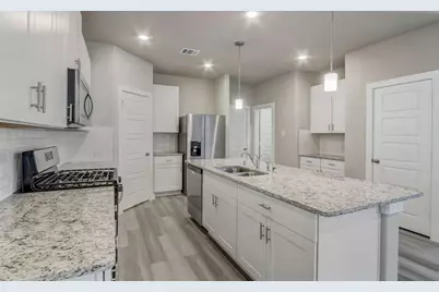 8403 Arden Valley Lane, Houston, TX 77063 - Photo 9