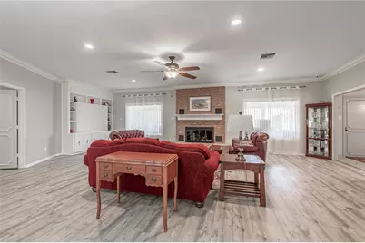 22 Timberwilde, Huntsville, TX 77340 - Photo 7