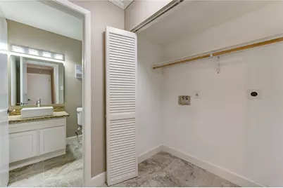 6102 W Airport Boulevard #18, Houston, TX 77035 - Photo 23