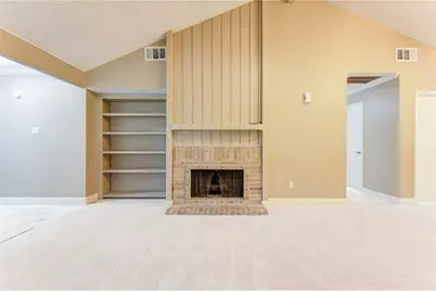 6102 W Airport Boulevard #18, Houston, TX 77035 - Photo 5