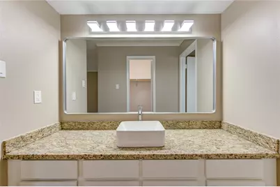 6102 W Airport Boulevard #18, Houston, TX 77035 - Photo 17