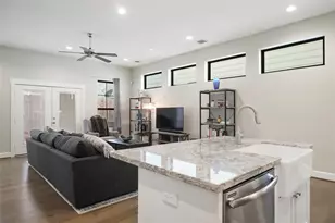 5905 Petty St, Houston, TX 77007 - Photo 13