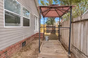 10011 Berrybriar Ln, Tomball, TX 77375 - Photo 17