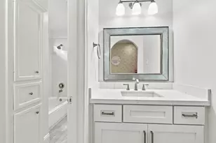 4424 Betty St, Bellaire, TX 77401 - Photo 39