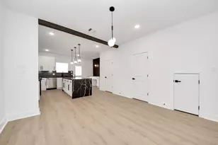 3319 Caplin St, Houston, TX 77026 - Photo 9