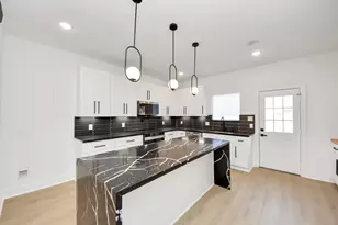 3319 Caplin St, Houston, TX 77026 - Photo 11