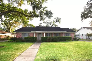8011 Meadowvale Dr, Houston, TX 77063 - Photo 1