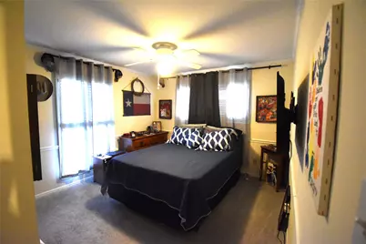 8011 Meadowvale Drive, Houston, TX 77063 - Photo 15