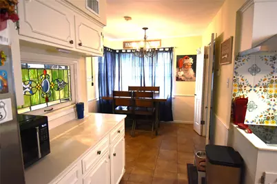 8011 Meadowvale Drive, Houston, TX 77063 - Photo 11