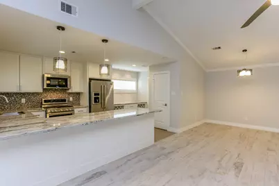 14 Woodlot Court, The Woodlands, TX 77380 - Photo 7