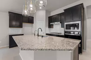 1048 Shl Crk Trl, Conroe, TX 77304 - Photo 5