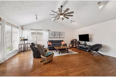 11526 Villa Heights Drive, Houston, TX 77066 - Photo 9