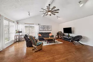 11526 Villa Heights Dr, Houston, TX 77066 - Photo 9