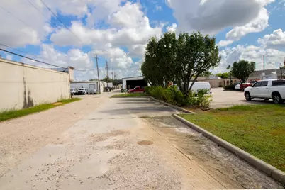 2408-2409 S Park Avenue, Pearland, TX 77581 - Photo 11