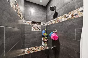 10502 Hollyglen Dr, Houston, TX 77016 - Photo 27