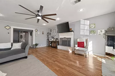 10502 Hollyglen Drive, Houston, TX 77016 - Photo 11