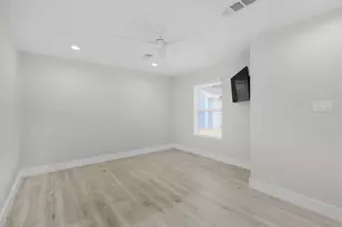 1710 Willowby Dr, Houston, TX 77008 - Photo 17