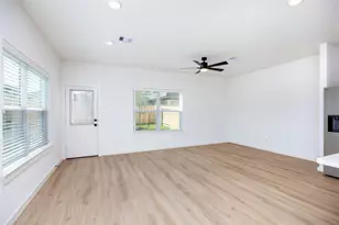 1939 Longmire Villas Ct, Conroe, TX 77304 - Photo 9