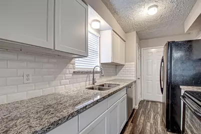 3213 Wavecrest Street, League City, TX 77573 - Photo 9