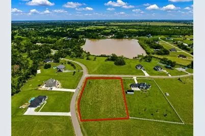 443 Lakeview Drive, Angleton, TX 77515 - Photo 1
