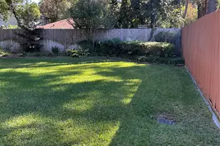 10233 Moorberry Ln, Houston, TX 77043 - Photo 11