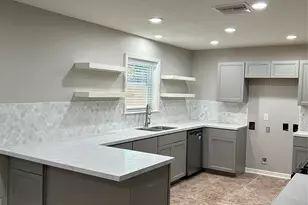 10233 Moorberry Ln, Houston, TX 77043 - Photo 5