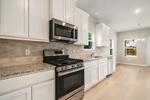 107 Pecan Valley Dr, West Columbia, TX 77486 - Photo 11