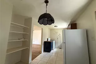 5402 Flamingo Dr, Houston, TX 77033 - Photo 11