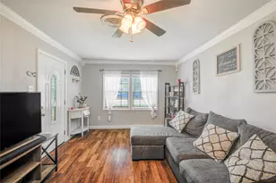 513 Farrer St, Angleton, TX 77515 - Photo 9