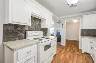 513 Farrer St, Angleton, TX 77515 - Photo 15