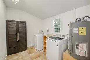 513 Farrer St, Angleton, TX 77515 - Photo 21