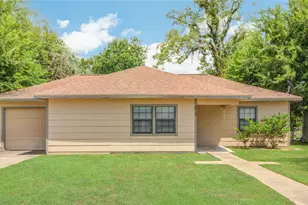 513 Farrer St, Angleton, TX 77515 - Photo 1