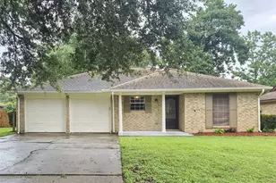 54 Aloe Vera Ct, Lake Jackson, TX 77566 - Photo 1