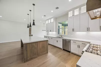 1441 Freedonia Drive, Houston, TX 77055 - Photo 11