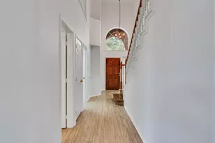 10723 Fletcher Bridge Ln, Sugar Land, TX 77498 - Photo 3