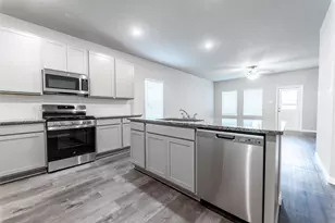 3187 Savannah Rose Dr, Angleton, TX 77515 - Photo 9