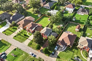 8417 Folkstone Ln, Houston, TX 77075 - Photo 9